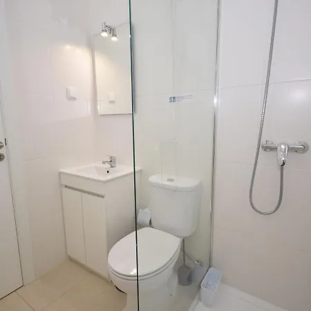 A Perfect With Pool Terrace And Garden Alcobaca