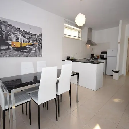 Family With Pool And Barbecue Βίλα