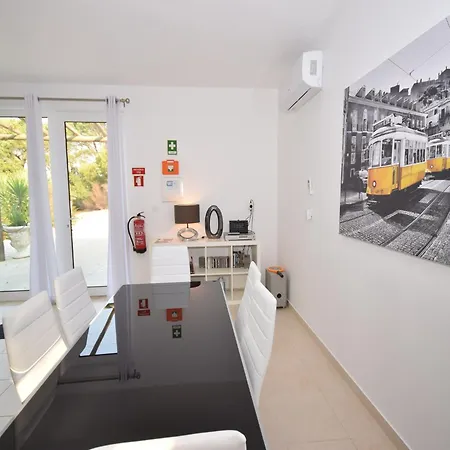 Family With Pool And Barbecue Βίλα