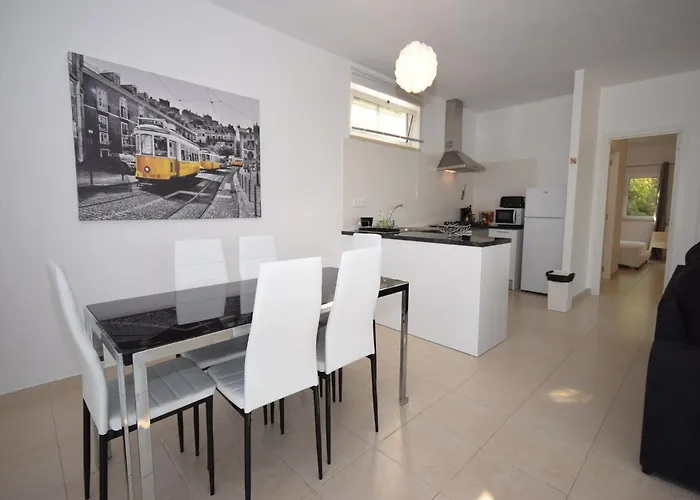 Family With Pool And Barbecue ヴィラ