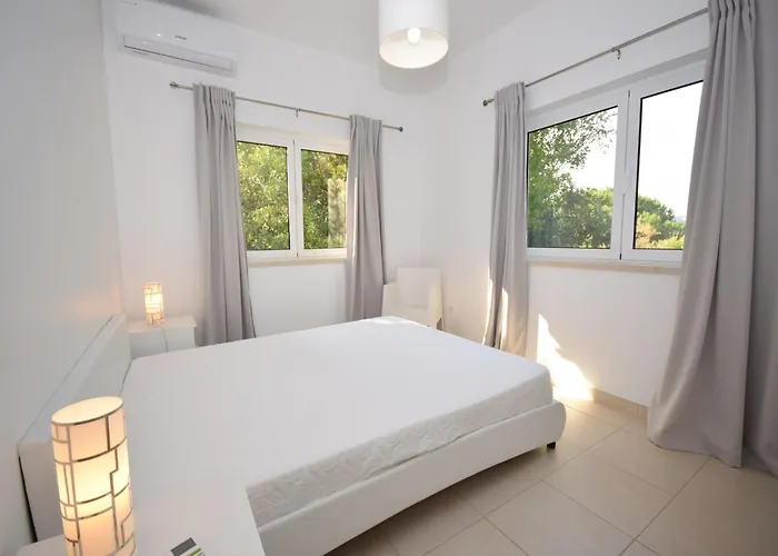 Family With Pool And Barbecue * アルコバサ