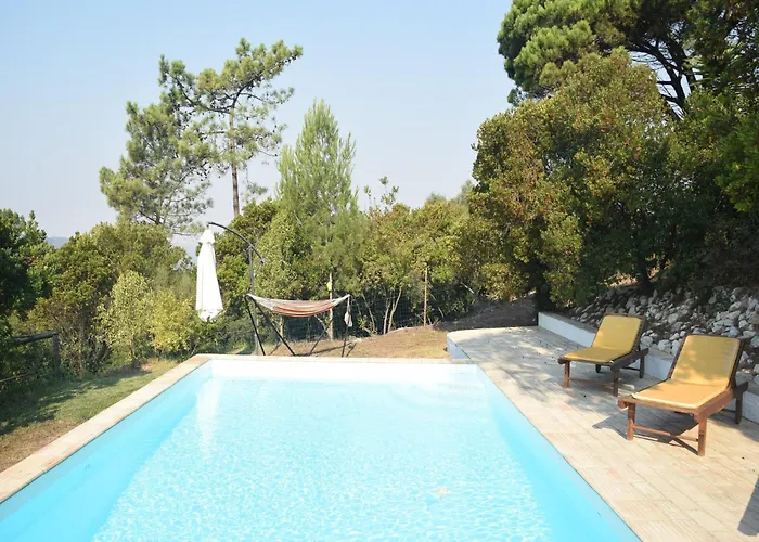 Family With Pool And Barbecue アルコバサ